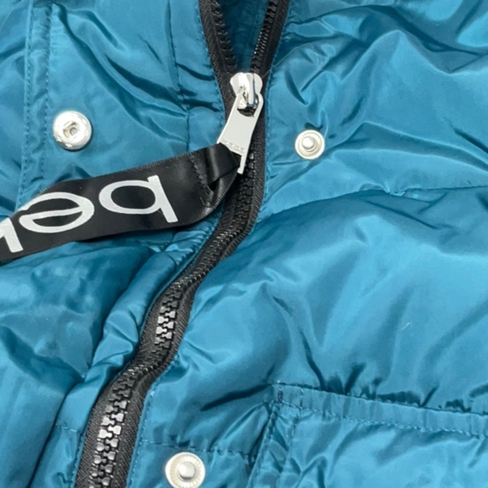NWT women’s Bebe removable hood puffer jacket, size M - Picture 6 of 9